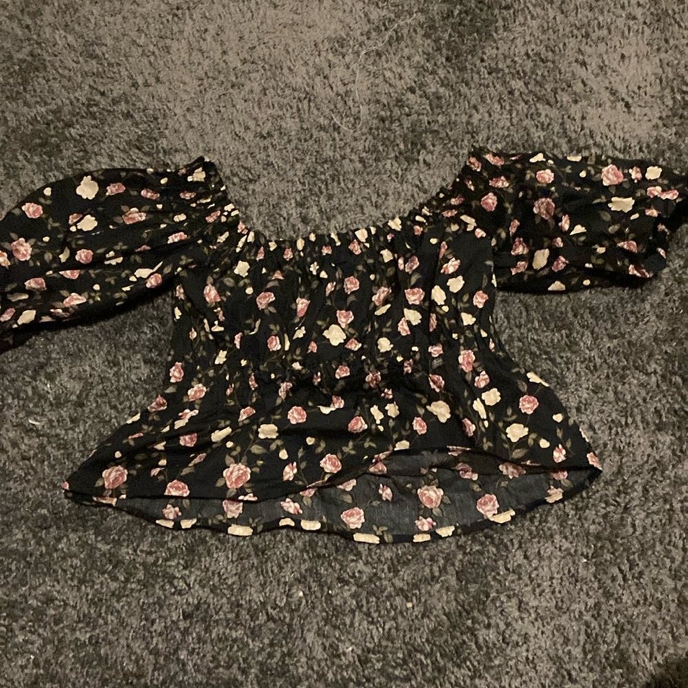 Celebrity pink, puff sleeves, floral, crop top fancy